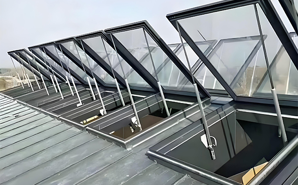 延川消防排烟窗