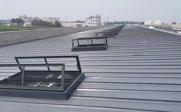 某中学室内体育馆延川排烟窗改造项目