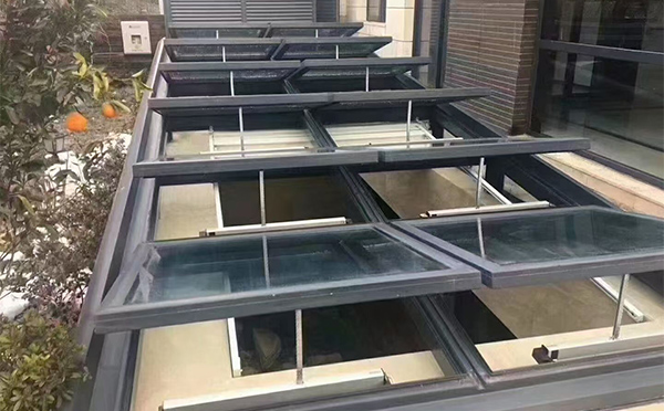 某轨道交通车辆维修车间延川排烟窗应用