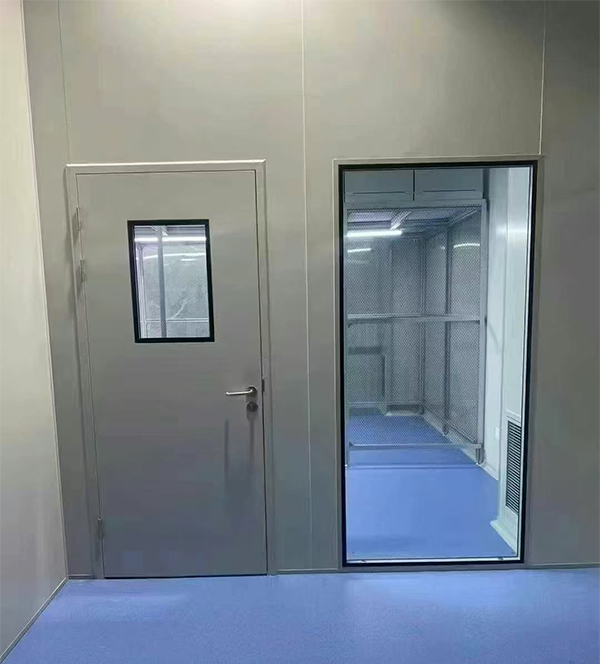 学校教学楼完成延川防火门标准化安装